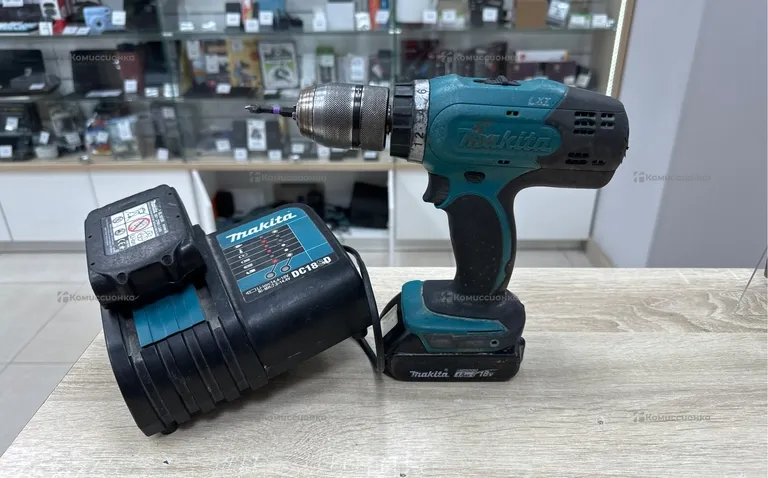 Аккумуляторная дрель-шуруповерт Makita DDF453