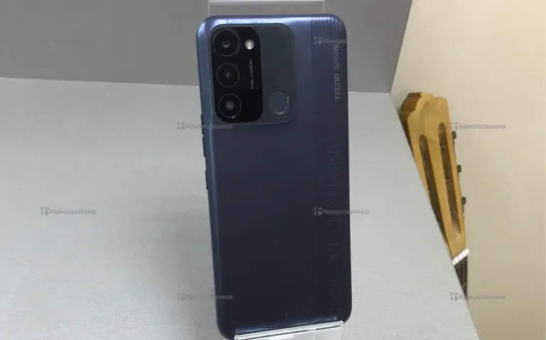 Tecno spark 8c 4/64