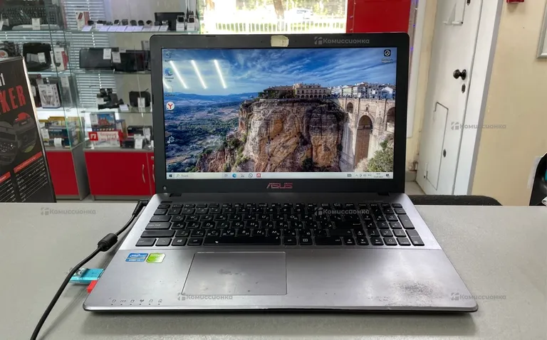 Ноутбук ASUS X550CC