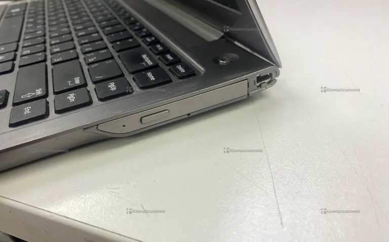 Ноутбук Samsung NP530U4B i3-2367m