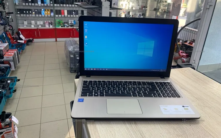 Ноутбук  ASU’s Intel core i5-8350U