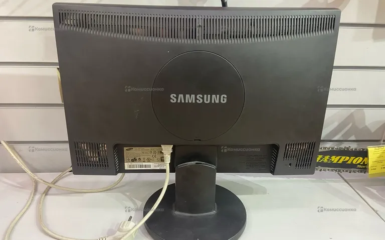Монитор Samsung SyncMaster 2243NW