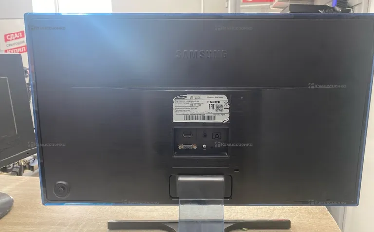 Монитор Samsung LS24e390