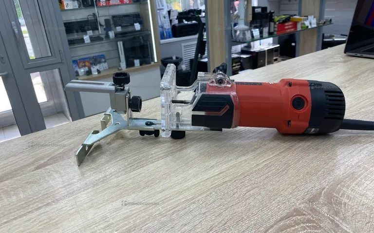 Фрезер makita MT M3702