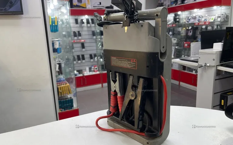 Пуско зарядное устройство aurora atom 30