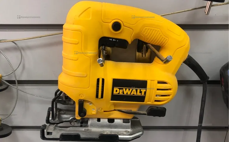 Лобзик DeWalt DWE249 550 Bт