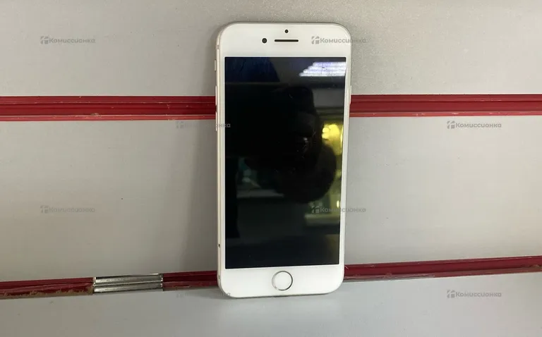 iPhone 8 64