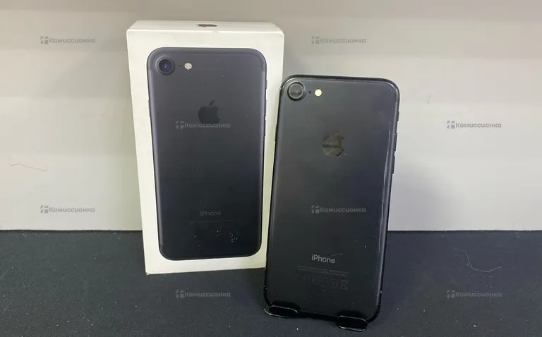 Apple IPhone 7 32 ГБ