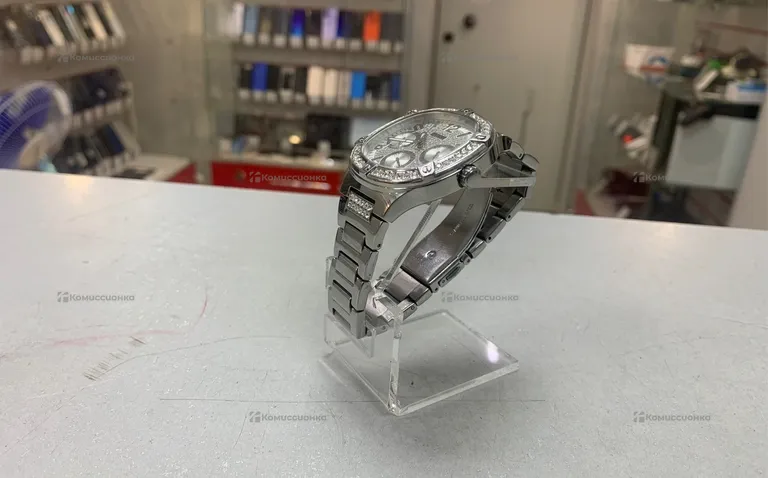 Часы  Guess GW0552L1