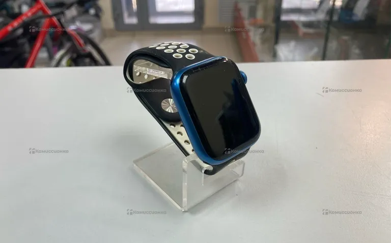Часы  Apple Watch 7 45mm