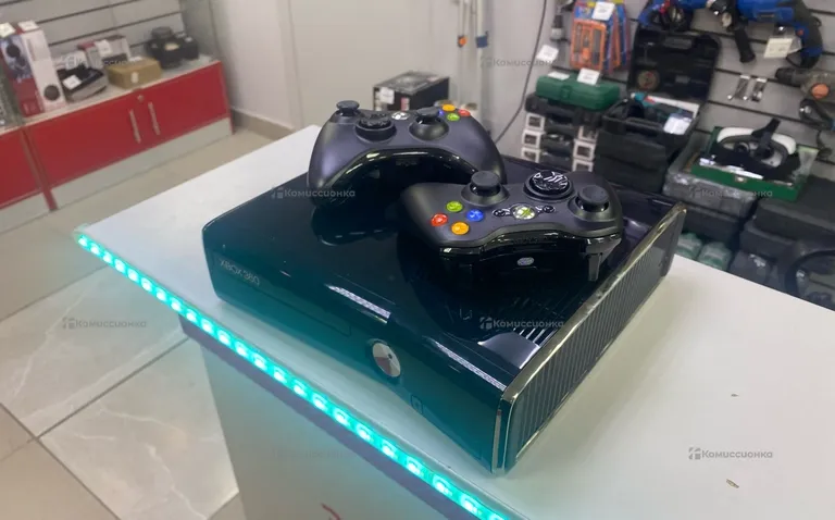 Приставка Xbox 360