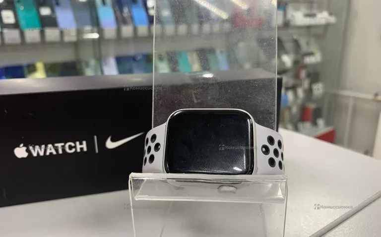 Часы  Apple Watch SE
