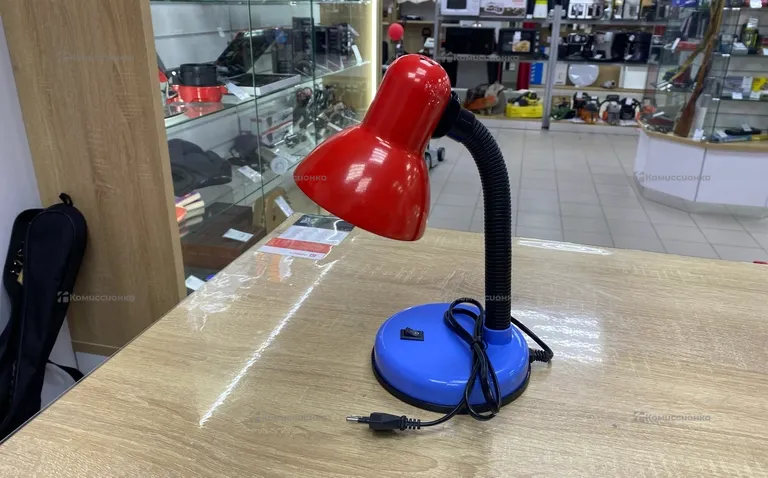 Настольная лампа UltraFlash UF-301P