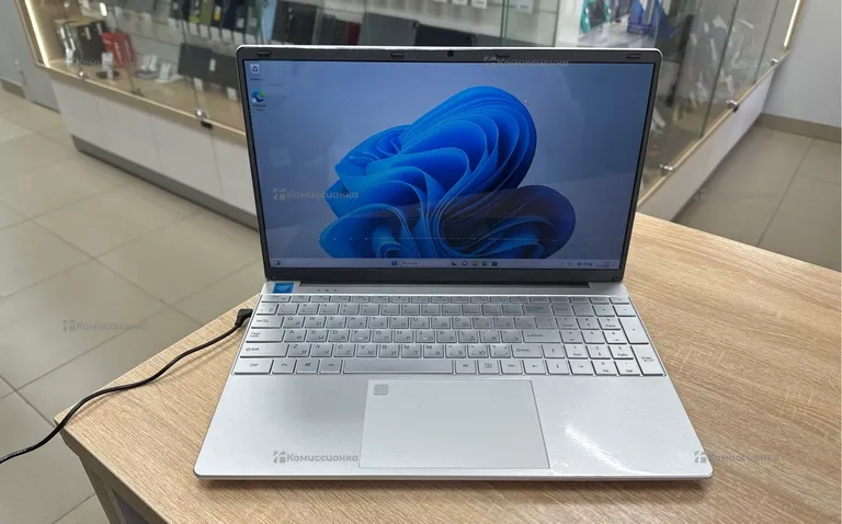 Ноутбук celeron n4000