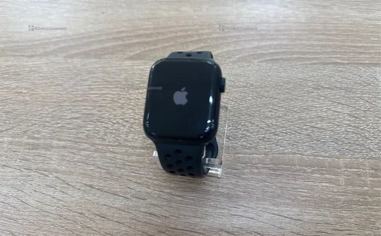Часы  Apple Watch SE 44mm