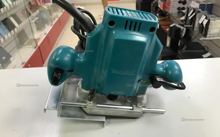 Фрезер makita 3620