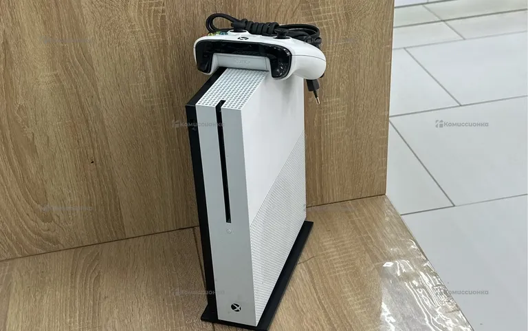 Приставка Xbox One S 1Tb
