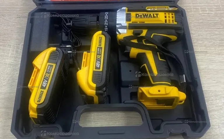 Шуруповерт DeWALT