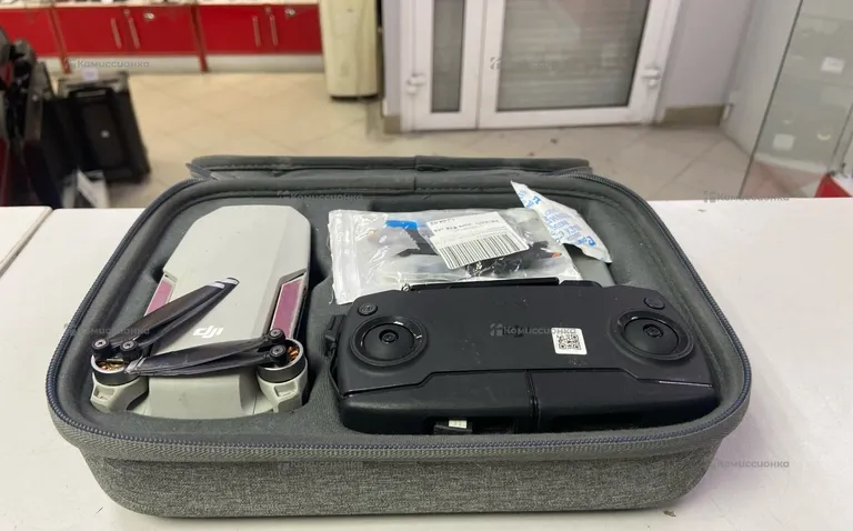 Дрон DJI