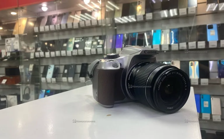 Фотоаппарат  Canon EOS1300D