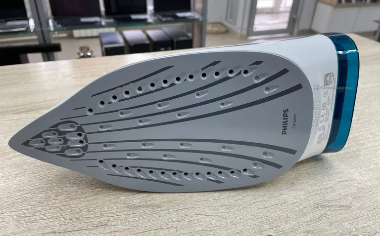Утюг Philips DST3040/70