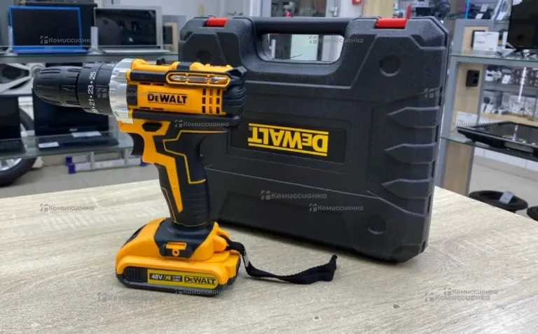 шуруповерт с набором Dewalt реп.