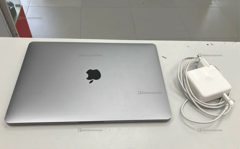 Ноутбук  Apple MacBook Pro M1 8/256gb