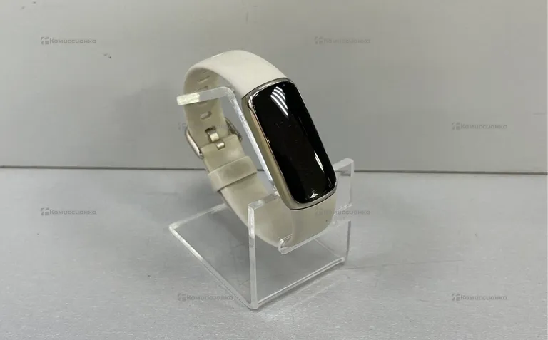 Фитнес браслет Fitbit luxe