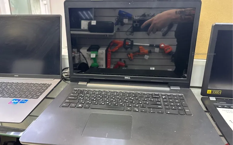 Ноутбук  Dell P26E