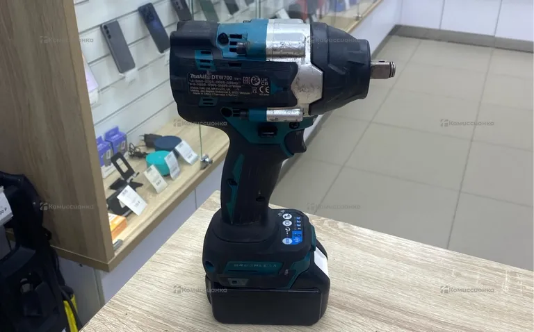 Гайковерт Makita