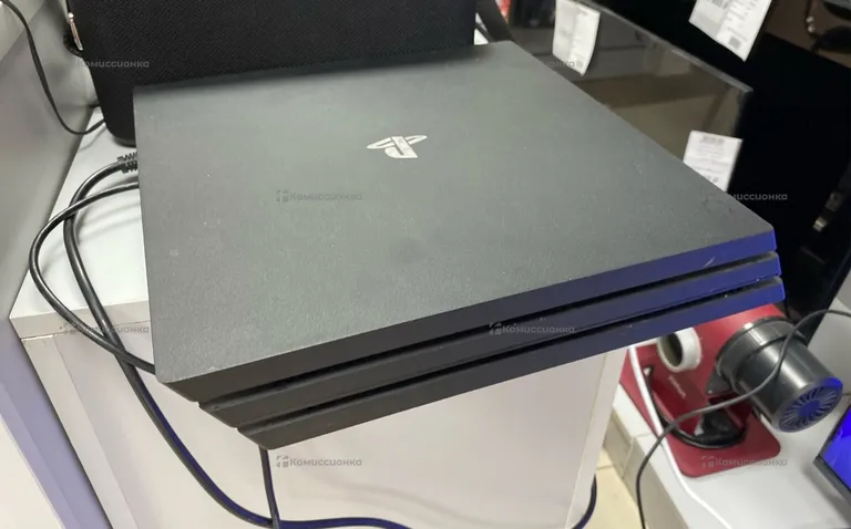 Приставка PS4. Приставка PS4 Pro 1Tb