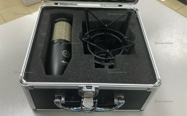 Студийный микрофон AKG P220