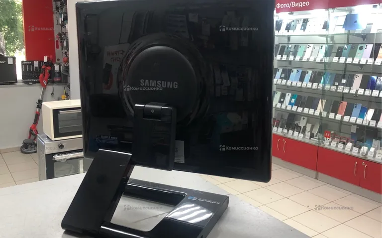 Монитор Samsung SyncMaster 971P