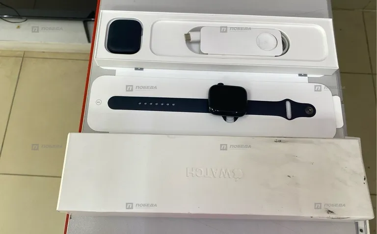 Часы Apple Watch Series 7 45mm