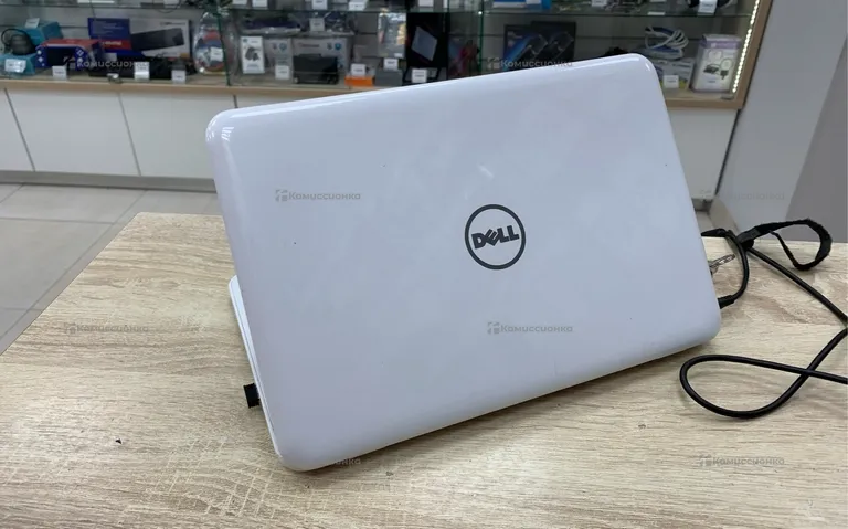 Ноутбук Dell Inspirion JK138 белый