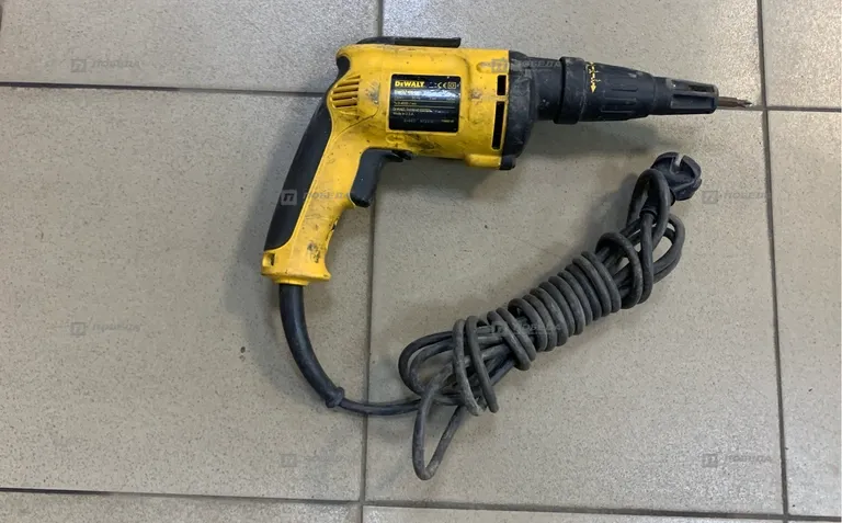 Шуруповерт dewalt DW274K