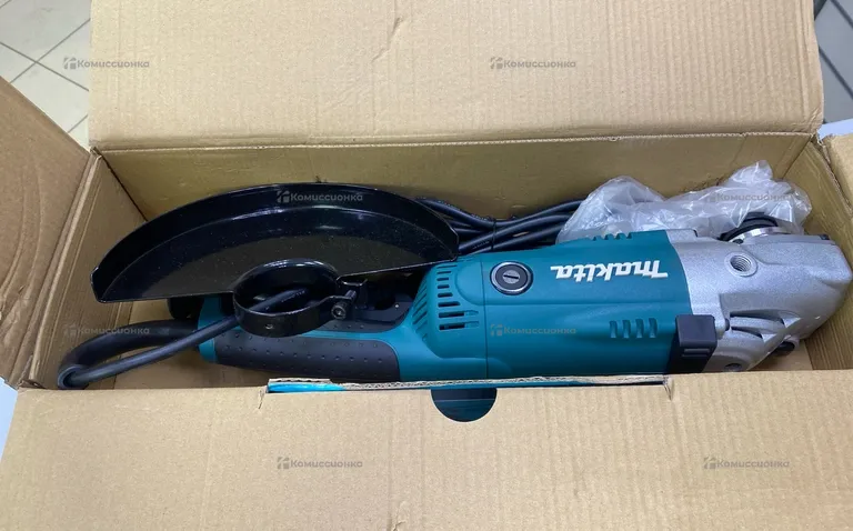 УШМ Makita 230mm GA9020..