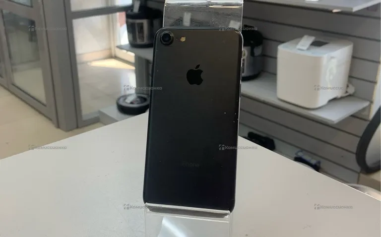Apple IPhone 7 32 ГБ