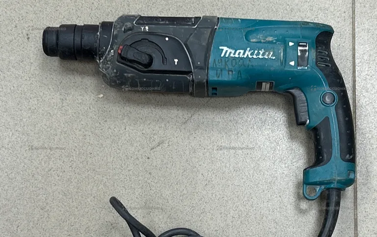 Перфоратор Makita HR2470K