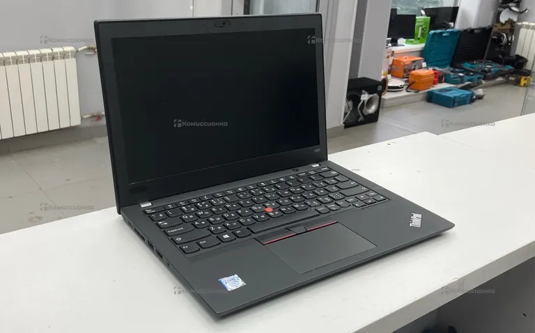 Ноутбук  Lenovo 20KES27703