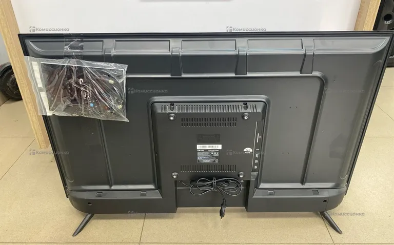 Телевизор DEXP U43H8000E