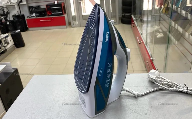 Утюг bbk Ise-2402