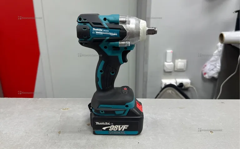 Шуруповерт makita 6823