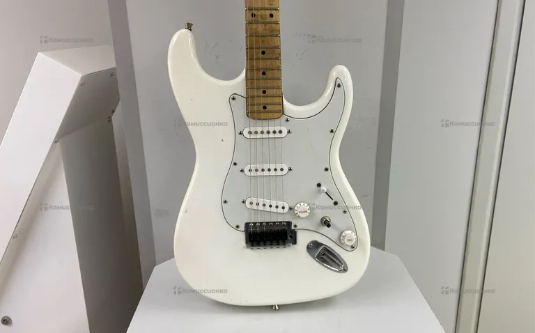Электрогитара Fender Stratocaster