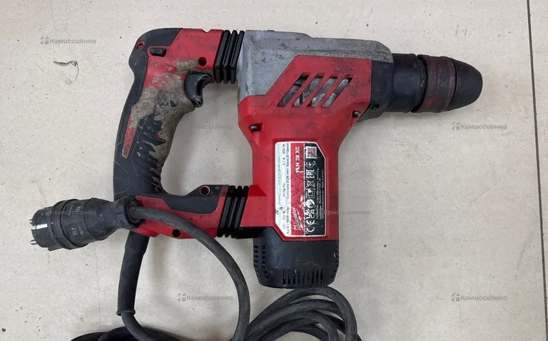 Перфоратор Milwaukee PLH 28 XE