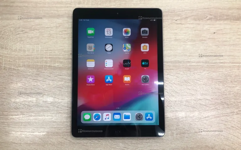 Планшет Apple iPad Air 16гб