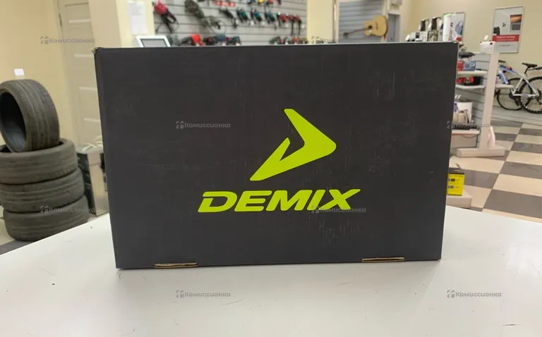 Кроссовки Demix Spectre Enrblast 44 р.