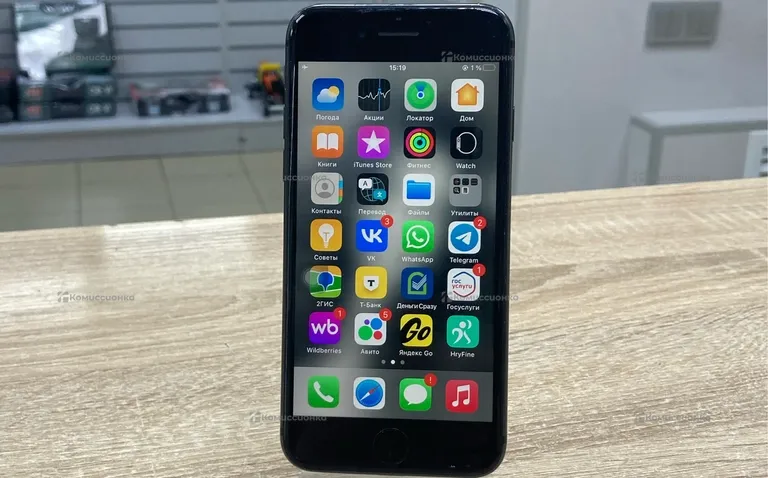Apple IPhone 8 64 ГБ