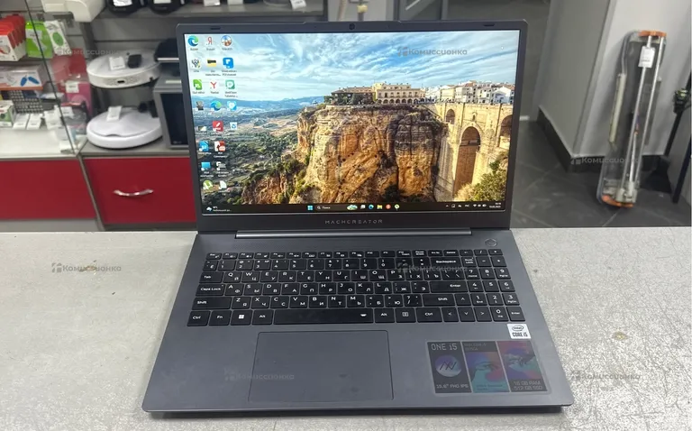 Ноутбук  machxreator one i5