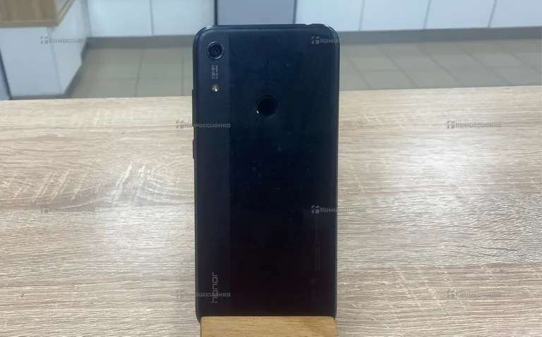 Honor 8a 2/32 Gb